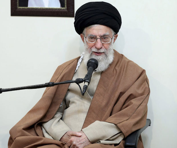 Ајатолах Хаменеи: Јавно објавити информације о обарању авиона